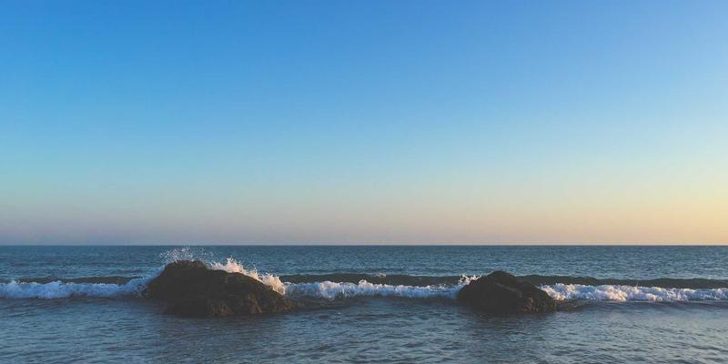 广告招牌维护保养全周期手册:从亚克力清洁到LED模块故障排查,延长标识寿命的终极指南